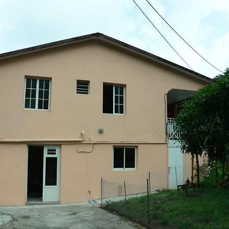 Maison Lavanne Saint-Joseph Luaran gambar